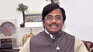 तेलंगाना चुनाव से ठीक पहले BJP को एक और बड़ा झटका, पूर्व सांसद विवेक वेंकटस्वामी कांग्रेस में हुए शामिल