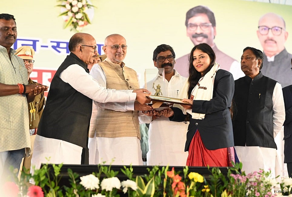 झारखंड विधानसभा की 23वीं वर्षगांठ, सीएम हेमंत बोले- लोकतंत्र की महापंचायत को बचाना सबका दायित्व