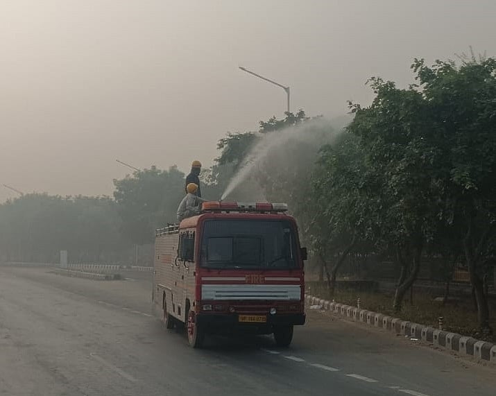 दिवाली के बाद अब फॉग और स्मॉग का एक साथ वार, नोएडा-गाजियाबाद में एक्यूआई फिर 300 के पार