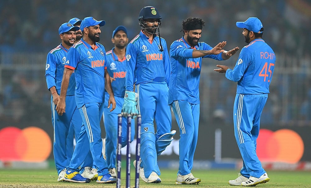 जडेजा की फिरकी में फंसा दक्षिण अफ्रीका, भारत ने 243 रन से दर्ज की लगातार 8वीं जीत