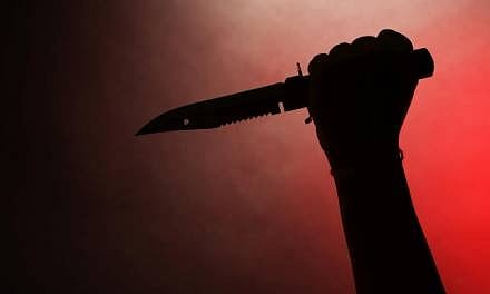 UP: ग्रेटर नोएडा में रोड रेज में परिचितों ने किया चाकू से हमला, हालत गंभीर, बाइक और कार निकालने के दौरान शुरू हुआ विवाद 