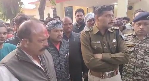मध्य प्रदेश चुनाव: छतरपुर में कांग्रेस पार्षद की हत्या, कांग्रेस प्रत्याशी भी थे निशाने पर! बीजेपी उम्मीदवार पर आरोप