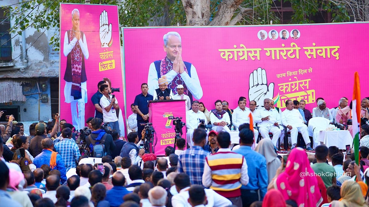 राजस्थान चुनाव के दौरान सरदारपुरा में प्रचार करते मुख्यमंत्री अशोक गहलोत (फोटो सौजन्य -