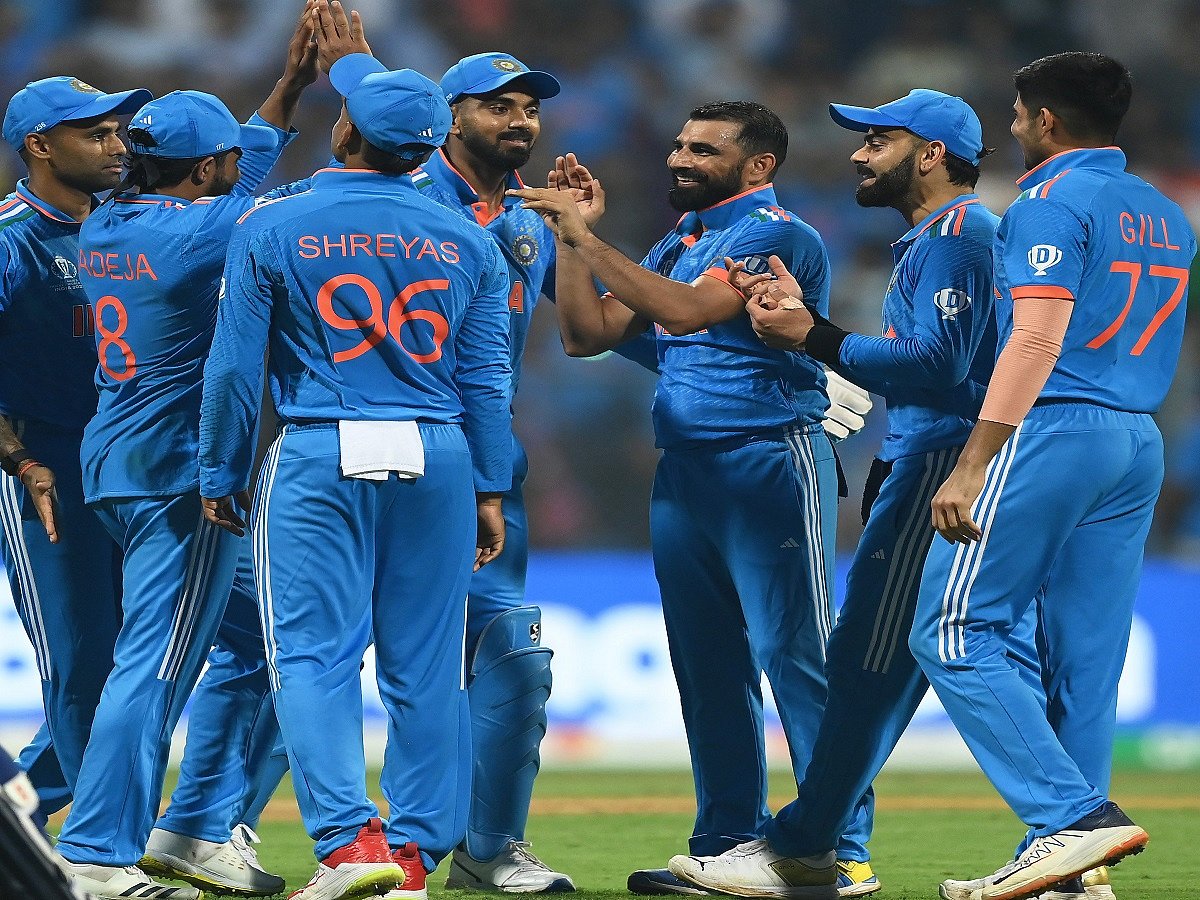 वर्ल्ड कप इतिहास में भारत की सबसे बड़ी जीत, श्रीलंका को 302 रन से रौंद  सेमीफाइनल में पहुंची टीम इंडिया