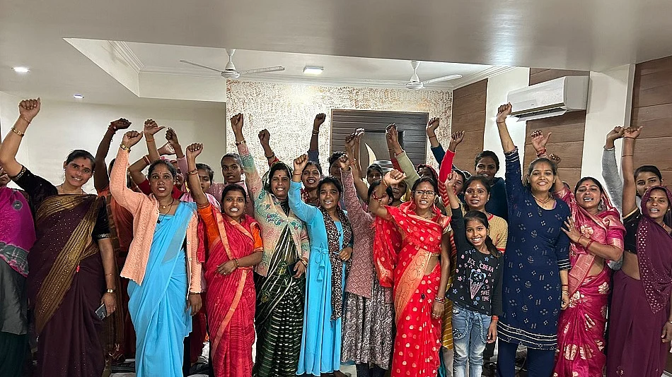 छतरपुर में जल-सखियों के प्रयासों ने बदली जल संकट की तस्वीर, जगी नई उम्मीद