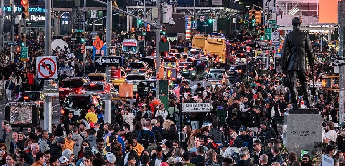 2023 में 7.5 करोड़ बढ़ी दुनिया की आबादी, नए साल के दिन वैश्विक आबादी 8 अरब से अधिक होने का अनुमान