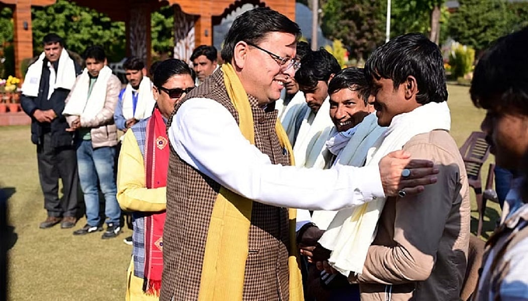 उत्तराखंड: रैट माइनर्स ने CM धामी को लौटाई इनाम राशि, कहा- इससे नहीं होगा भला, हम आज भी गड्ढा खोद रहे कल भी खोदेंगे 