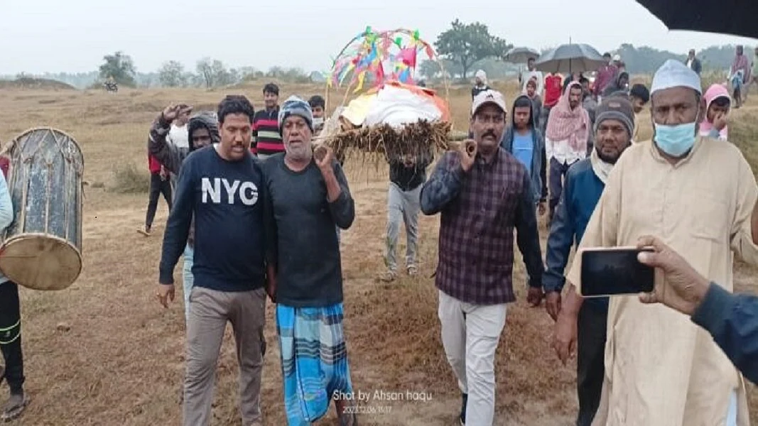 झारखंड के गांव में मुसलमानों ने राम-नाम के साथ हिंदू बुजुर्ग का अंतिम संस्कार किया