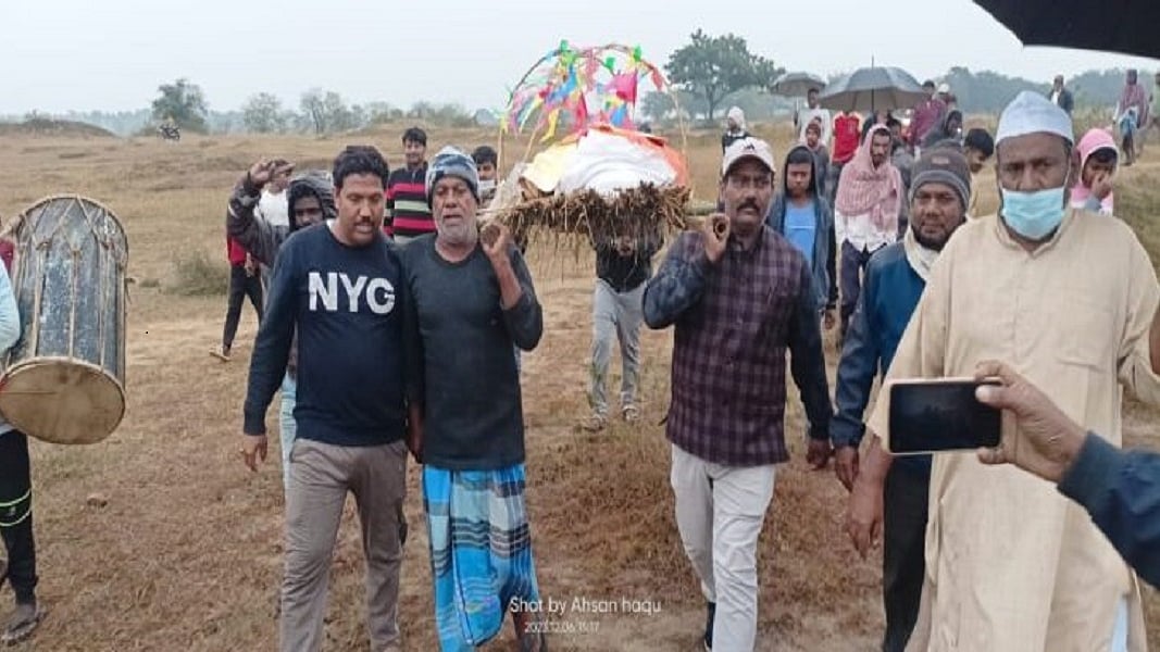 झारखंड के गांव में मुसलमानों ने राम-नाम के साथ हिंदू बुजुर्ग का अंतिम संस्कार किया