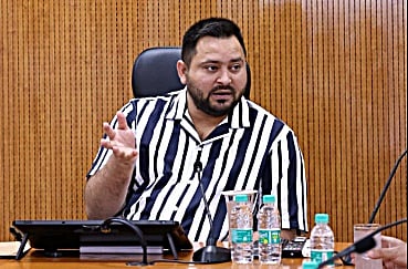 "जो मेडल लाएगा, वह नौकरी पाएगा", बिहार के उप मुख्‍यमंत्री तेजस्‍वी यादव का बड़ा ऐलान