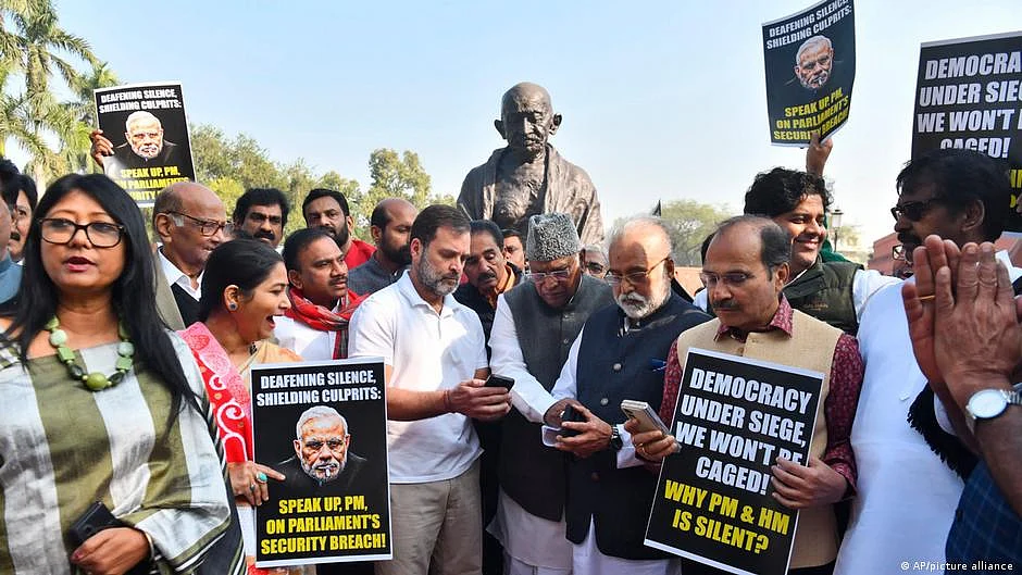 तरकीबों की कमी से जूझ रहा है भारत का विपक्ष