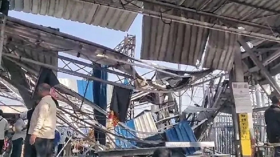 बर्धमान स्टेशन पर पानी टंकी गिरने के मामले में रेलवे के खिलाफ FIR, 3 लोगों की मौत और 30 से ज्यादा हुए थे घायल