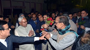 दिल्ली से पटना लौटे नीतीश कुमार का भव्य स्वागत, साथ में ललन सिंह भी रहे मौजूद