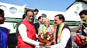 कौन बनेगा मध्य प्रदेश का मुख्यमंत्री? विधायक दल के नेता के चयन के लिए पर्यवेक्षक पहुंचे भोपाल