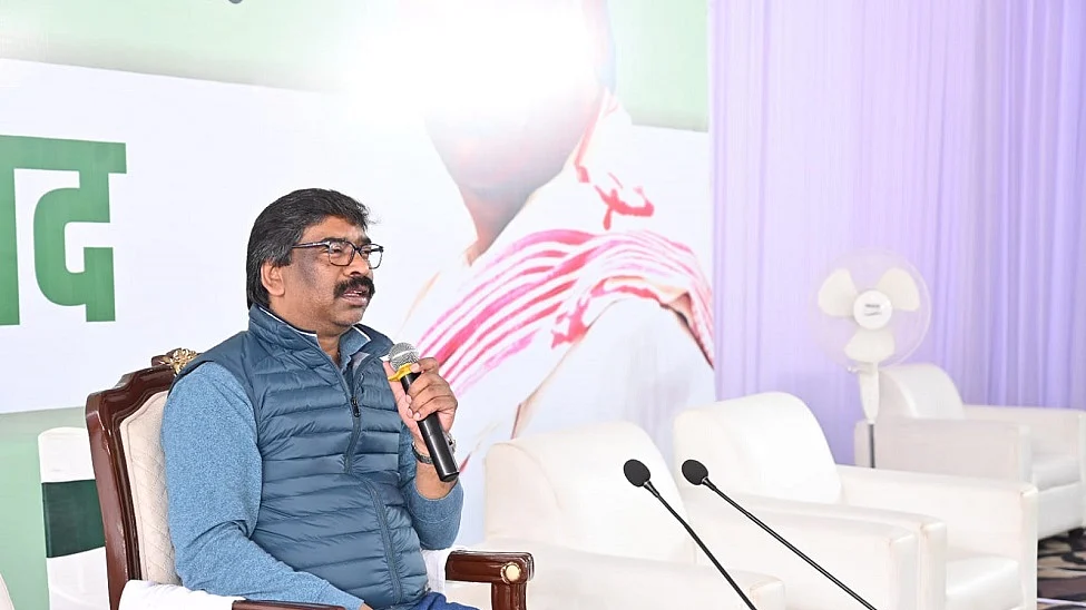 हेमंत सोरेन बोले- मैं बोरिया-बिस्तर समेटकर विदेश भागने वाला नहीं, देश कानून से चलता है