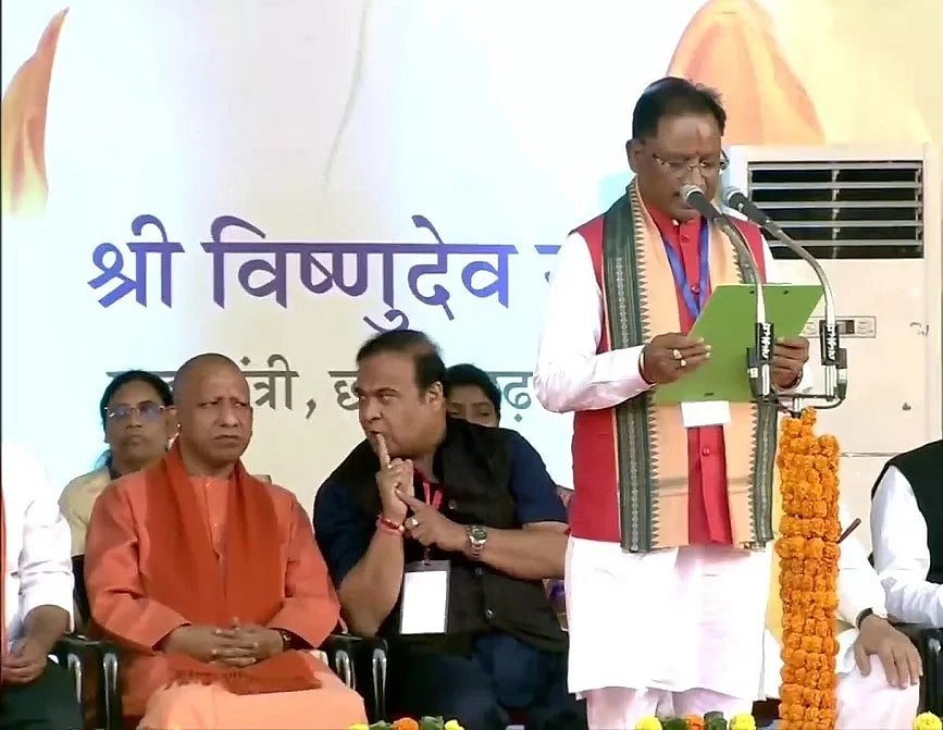 छत्तीसगढ़ के नए मुख्यमंत्री बने विष्णु देव साय, विजय शर्मा और अरुण साव ने ली मंत्री पद की शपथ