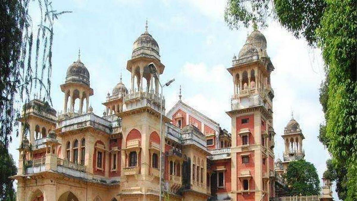इलाहाबाद सेंट्रल यूनिवर्सिटी के हॉस्टल में धमाका! छात्र बना रहा था बम, गंभीर रूप से हुआ घायल