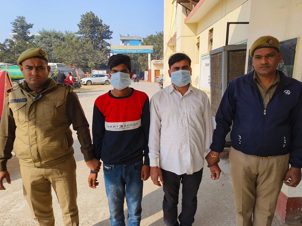 एटीएम मशीन में प्लेट लगाकर जालसाज लोगों को ऐसे लगा रहे थे चूना, दो गिरफ्तार