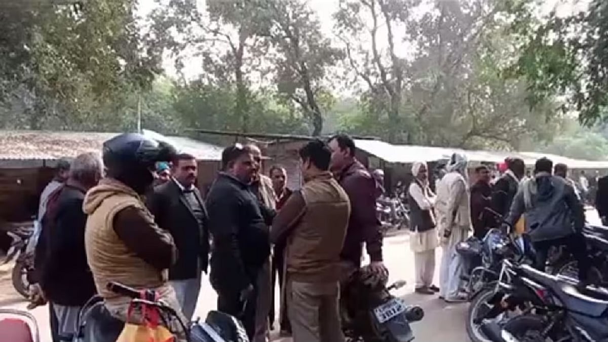 उत्तर प्रदेश: जमीम विवाद को लेकर बवाल!  तहसील परिसर में भिड़े दो पक्ष, दो वकील समेत 6 लोग गंभीर रूप से घायल