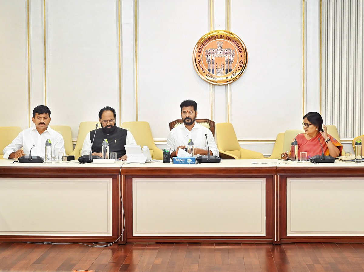तेलंगाना में हुआ विभागों का बंटवारा, डिप्टी सीएम को वित्त विभाग, जानें किसे मिला कौन सा मंत्रालय?