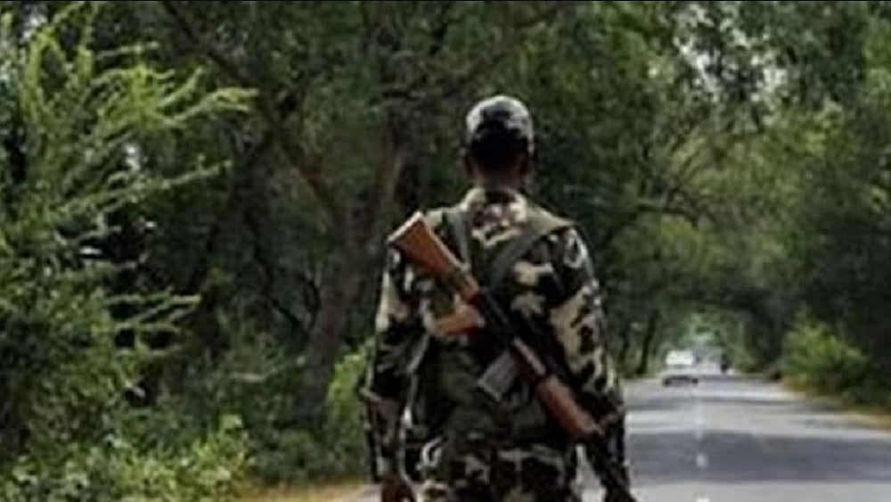 झारखंड में 24 घंटे के अंदर अर्द्धसैनिक बल के दो जवानों ने खुद को मारी गोली