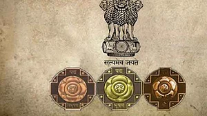 पद्म पुरस्कार: दक्षिण दुर्ग फतह करने की कोशिश और सोशल इंजीनियरिंग से जातीय समीकरण साधने की कवायद