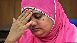 बिलकिस बानो केस: दोषियों की याचिका पर सुप्रीम कोर्ट में सुनवाई आज, सरेंडर करने के लिए मांगी है मोहलत