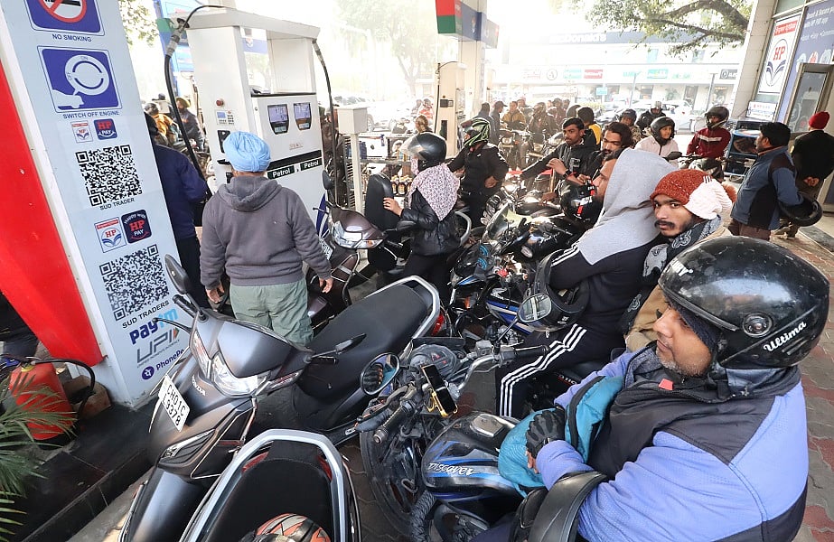 चंडीगढ़ में ईंधन बिक्री पर प्रतिबंध लगा, ट्रक ड्राइवरों की हड़ताल से गहरया संकट