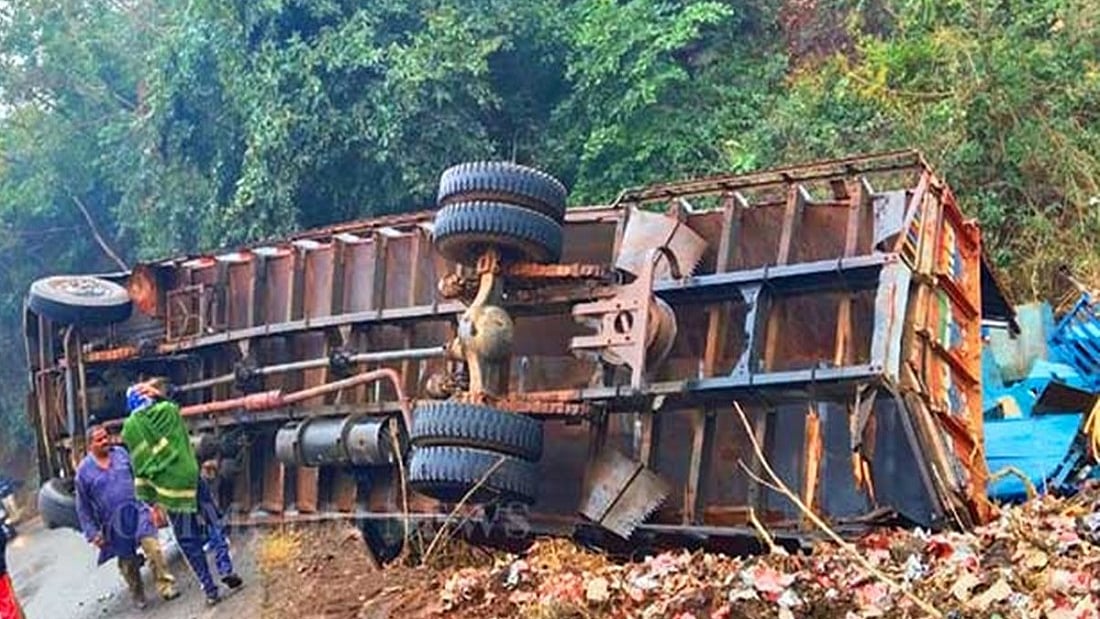 ओडिशा में ट्रक पलटने से 6 लोगों की मौत, 9 लोग गंभीर रूप से घायल