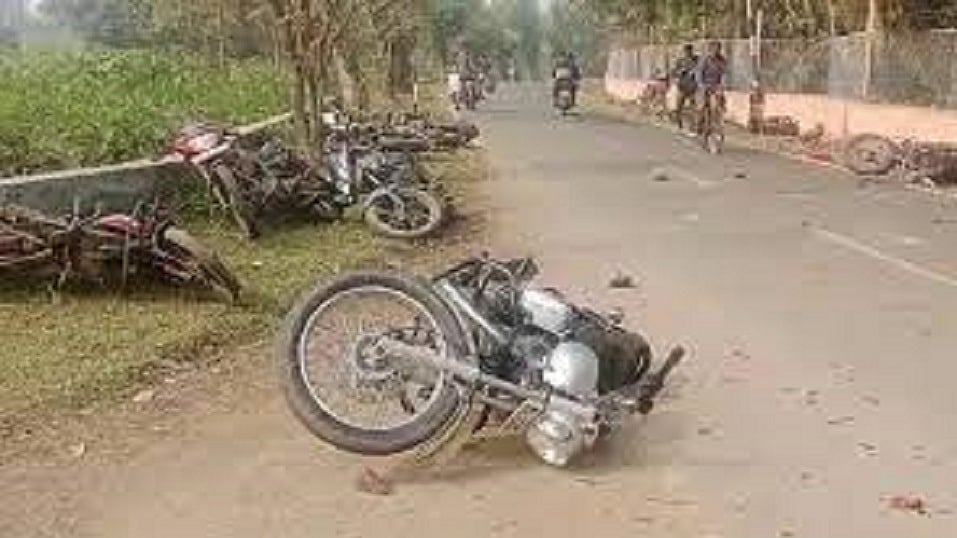 धनबाद के मैथन में CISF और दुकानदारों में संघर्ष, लाठीचार्ज में एक दर्जन लोग घायल