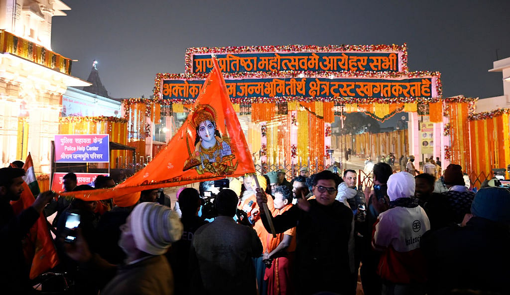 शंकराचार्य से लेकर कैमराचार्य तक: अयोध्या का नाट्यीकरण पूरा, और कैसे याद रखा जाएगा इस तारीख को!