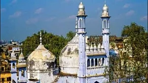 ज्ञानवापी केस: वाराणसी के डीएम ने रिसीवर के रूप में ज्ञानवापी तहखाने की कस्टडी ली