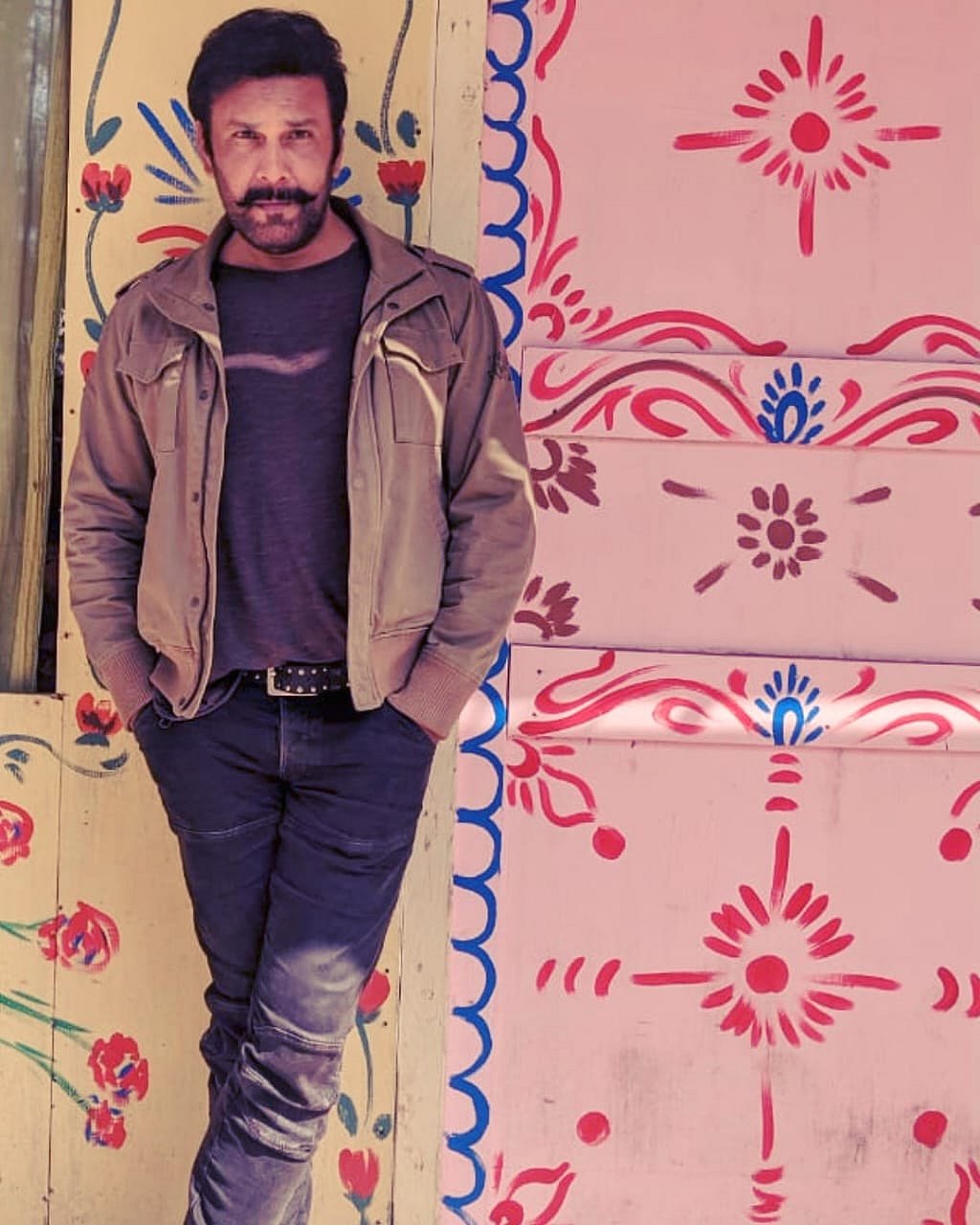 सिनेजीवन: फिल्म के सेट पर भावुक होकर रो पड़ीं मृणाल ठाकुर और खाना पकाने का आनंद ले रहीं सनी लियोनी 