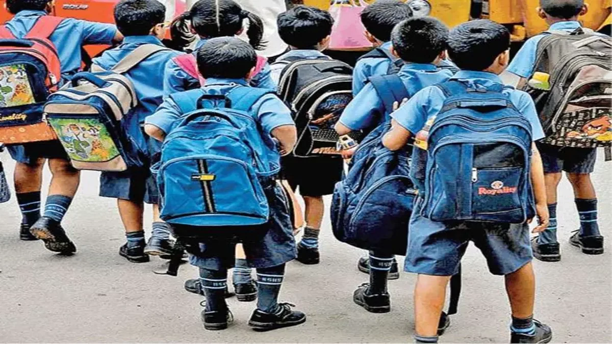 उत्तराखंड: बच्चों के लिए अच्छी खबर! नए शैक्षणिक सत्र से ही कम होगा बस्तों का बोझ, शिक्षा मंत्री ने दिए निर्देश