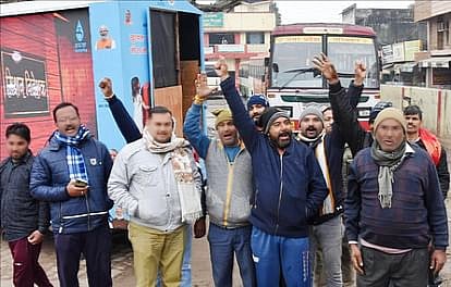 उत्तर प्रदेश में ट्रक ड्राइवरों का आंदोलन जारी,  ईंधन, पेट्रोल और डीजल की भारी कमी 