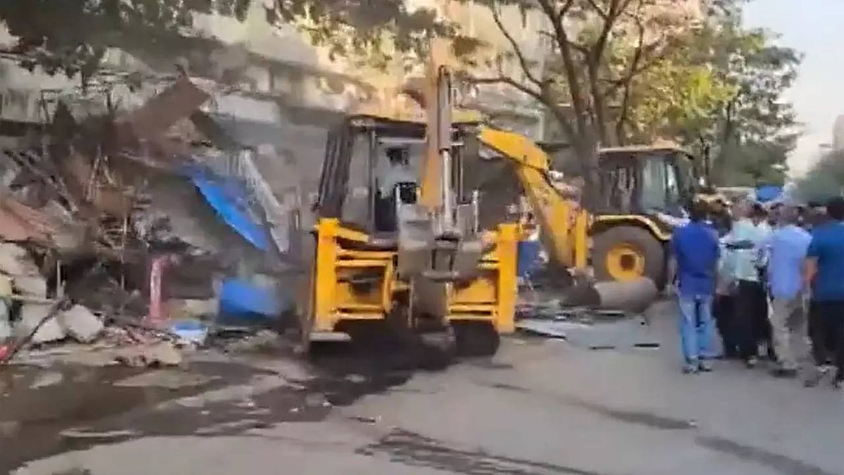 मुंबई से सटे मीरा रोड पर बुलडोजर कार्रवाई ने हालात और बिगाड़ दिए हैं