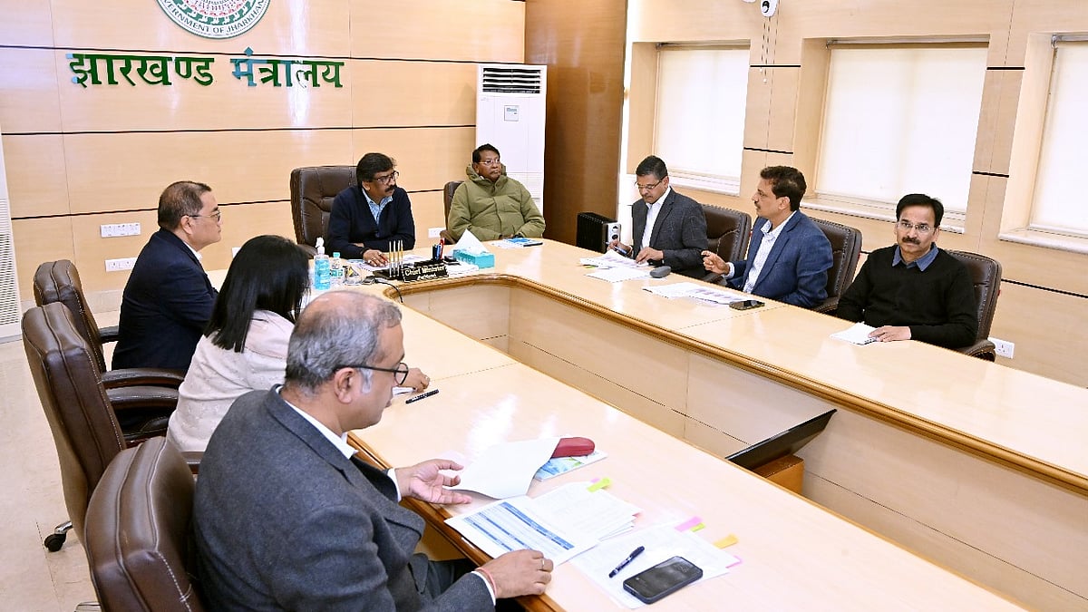बजट की तैयारियों पर बैठक करते सीएम हेमंत सोरेन