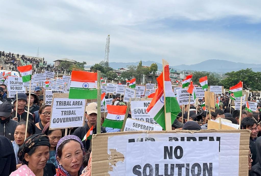 मणिपुरः BJP के 7 सहित 10 विधायकों ने पीएम को सौंपा ज्ञापन, आदिवासियों के लिए अलग प्रशासन की मांग दोहराई