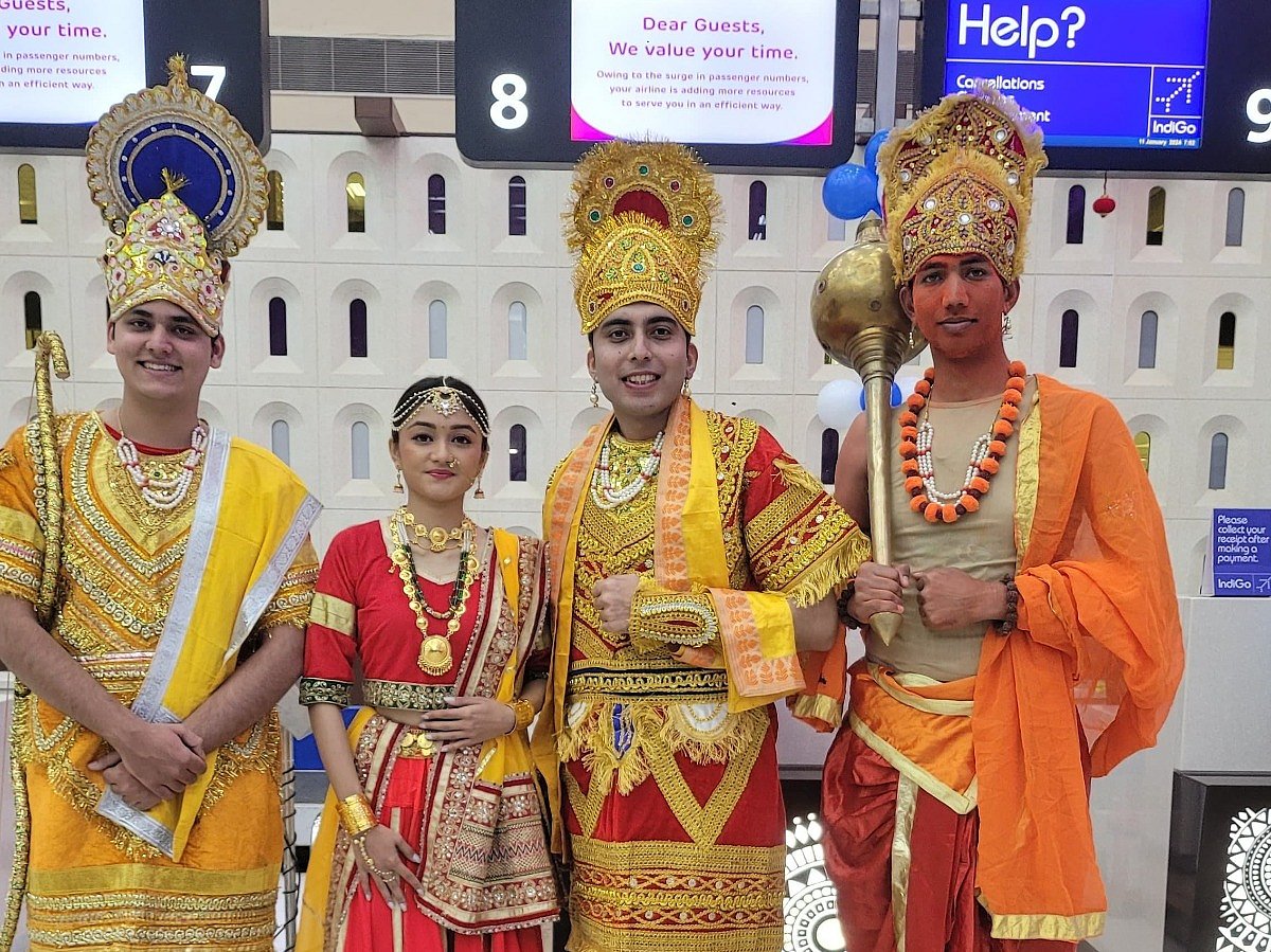 शंकराचार्य से लेकर कैमराचार्य तक: अयोध्या का नाट्यीकरण पूरा, और कैसे याद रखा जाएगा इस तारीख को!