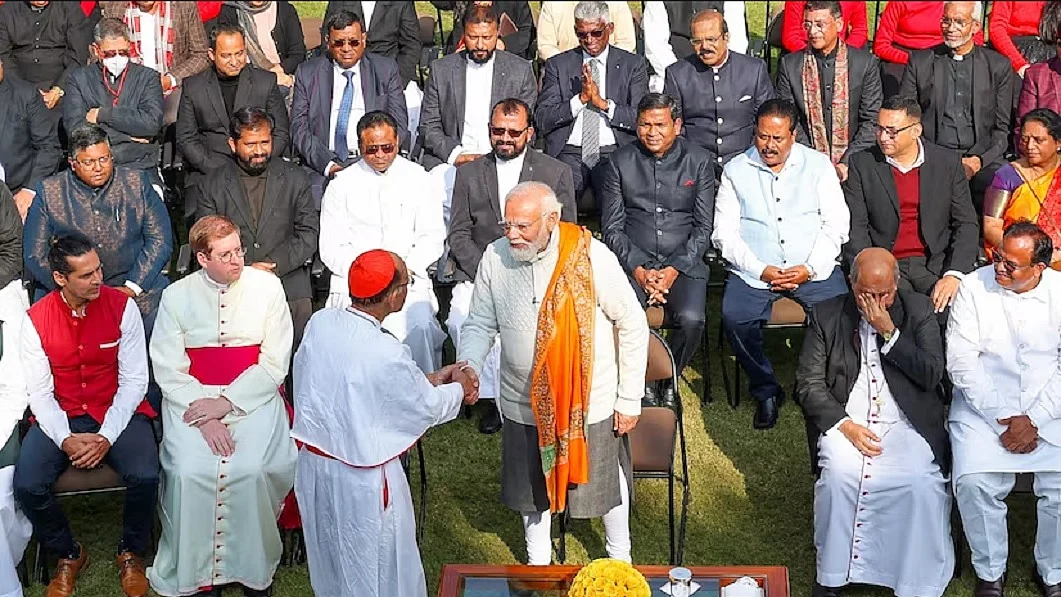 ईसाई समुदाय को लुभाने में जुटे मोदी, लोकसभा चुनाव से पहले छवि बनाने की मजबूरी