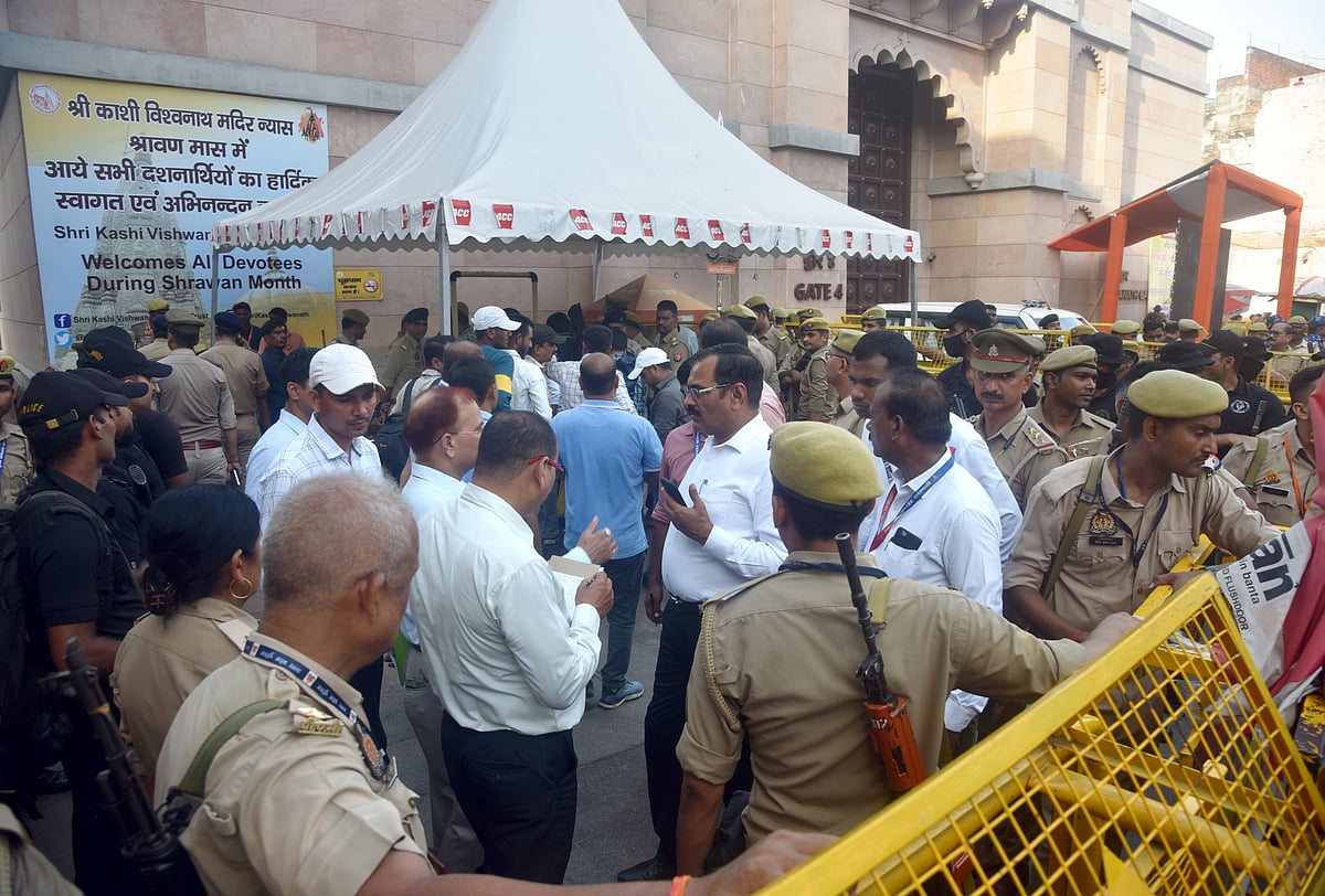 ज्ञानवापी की सर्वे रिपोर्ट सार्वजनिक होने के बाद काशी में पुलिस ने बढ़ाई सतर्कता, चेकिंग अभियान तेज