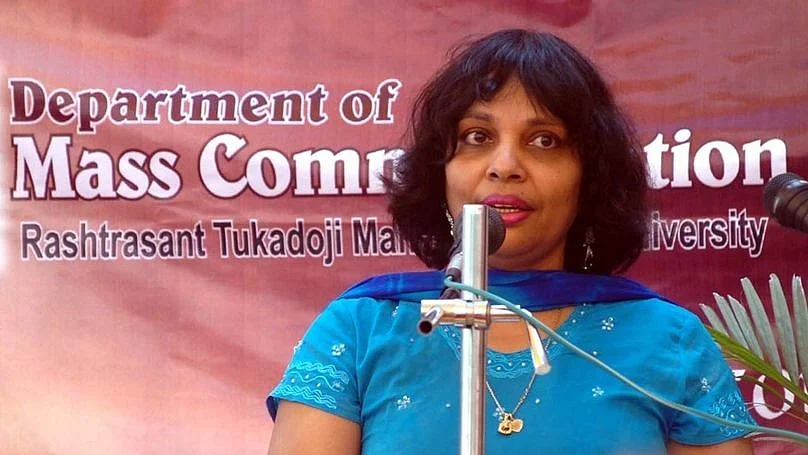 सुजाता आनंदन का बीती रात मुंबई में निधन हो गया