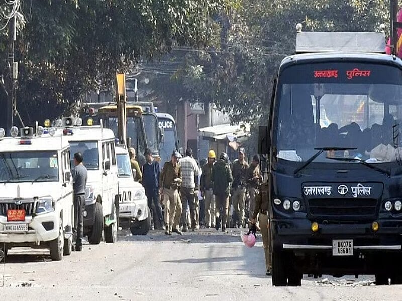 हल्द्वानी हिंसाः डीएम ने 120 लोगों के 127 आर्म्स लाइसेंस किए रद्द, एसएसपी को असलहे जमा कराने का दिया आदेश