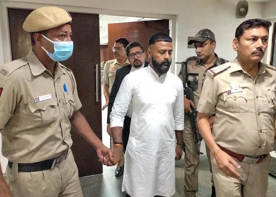 केजरीवाल के खिलाफ सुकेश चंद्रशेखर ने खोला नया मोर्चा, विधानसभा चुनाव में खिलाफ उतरने का किया ऐलान