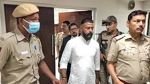 केजरीवाल के खिलाफ सुकेश चंद्रशेखर ने खोला नया मोर्चा, विधानसभा चुनाव में खिलाफ उतरने का किया ऐलान