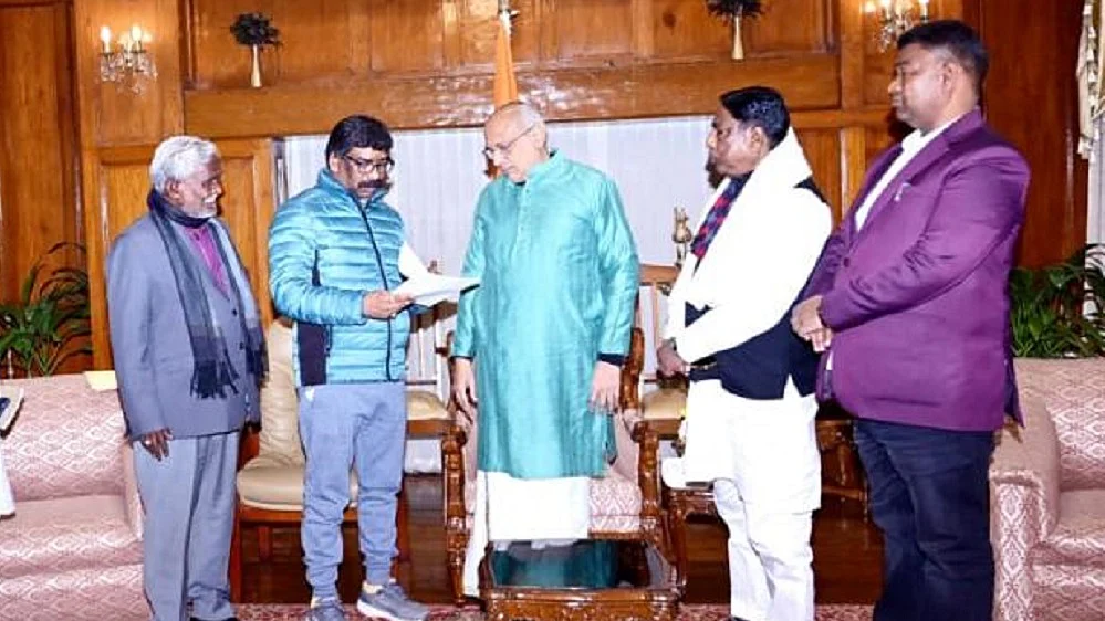 झारखंड में नई सरकार पर सस्पेंस बरकरार