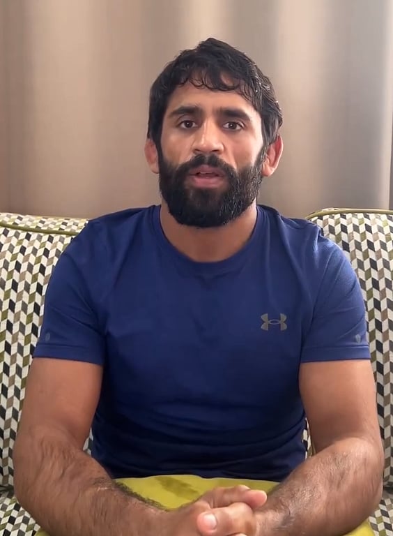 खेल: धर्मशाला टेस्ट से केएल राहुल बाहर, बुमराह की टीम में वापसी और कुलदीप यादव ग्रेड ए अनुबंध के हैं हकदार!