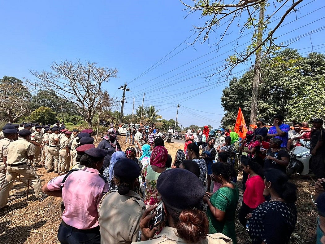 गोवाः शिवाजी की प्रतिमा का उद्घाटन कर लौट रहे मंत्री पर हमला, गांव वालों ने लगाए गंभीर आरोप 