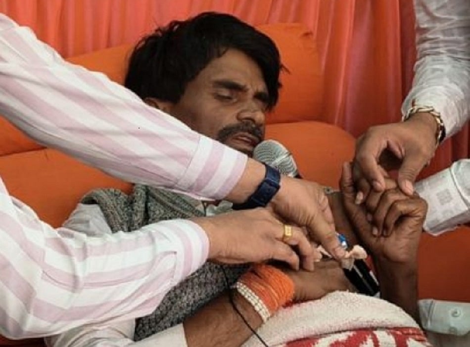 मराठा आरक्षणः अनशन पर बैठे जारांगे-पाटिल की तबीयत बिगड़ी, बॉम्बे हाईकोर्ट ने दिया इलाज का आदेश