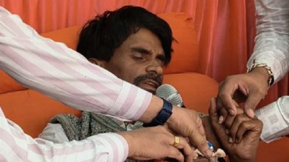 अनशन पर बैठे जारांगे-पाटिल की तबीयत बिगड़ी, बॉम्बे हाईकोर्ट ने दिया इलाज का आदेश